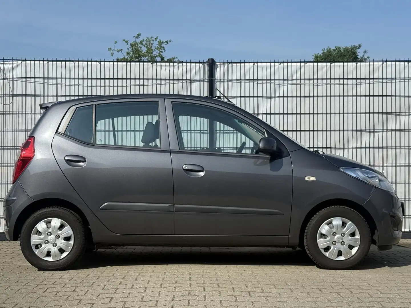 Hyundai i10 1.2 i-Drive Cool Airco! NAP! Grijs - 2