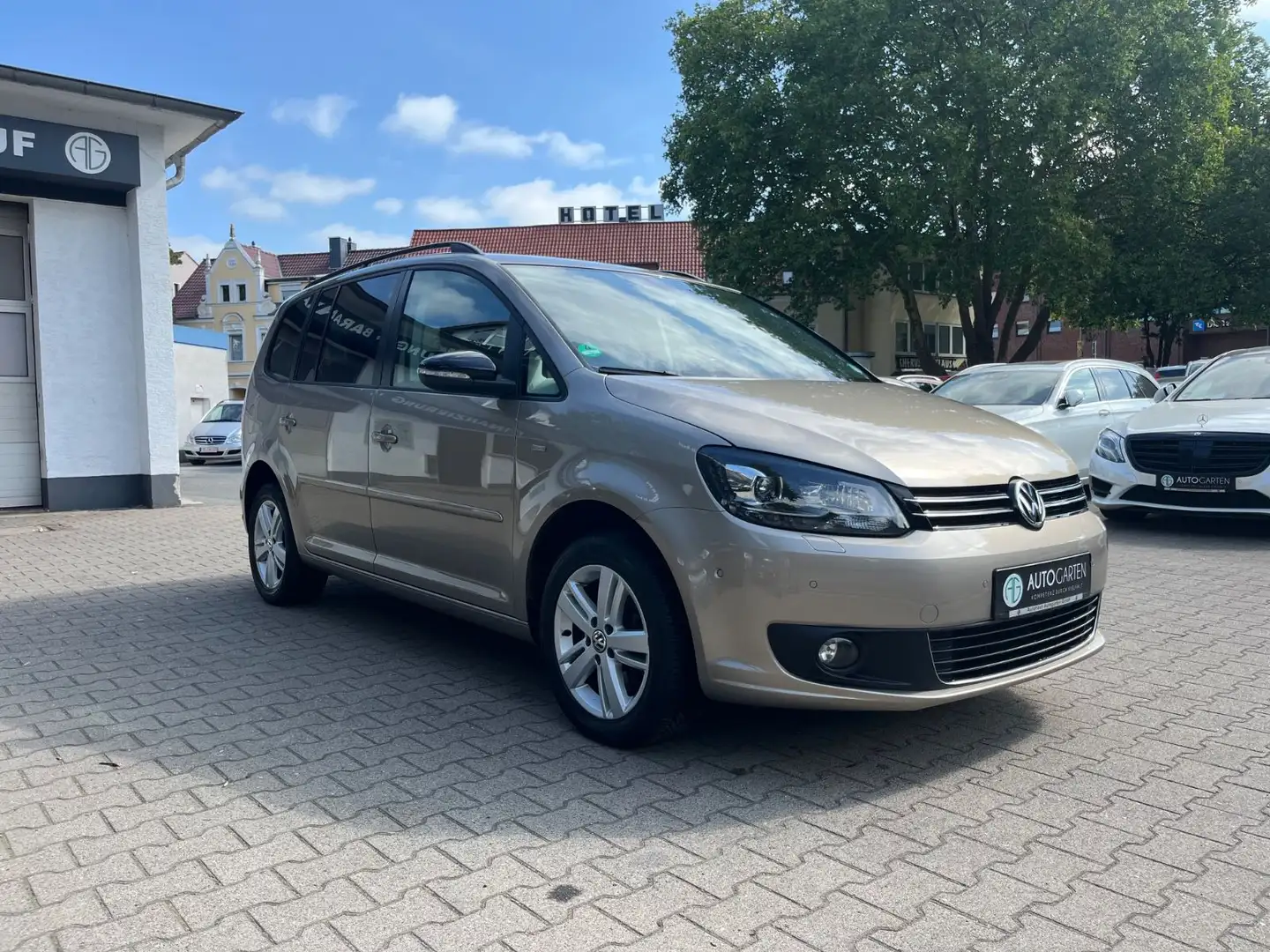 Volkswagen Touran Match CNG TGI  /7Sitze/Tüv neu/Automatik Beige - 1