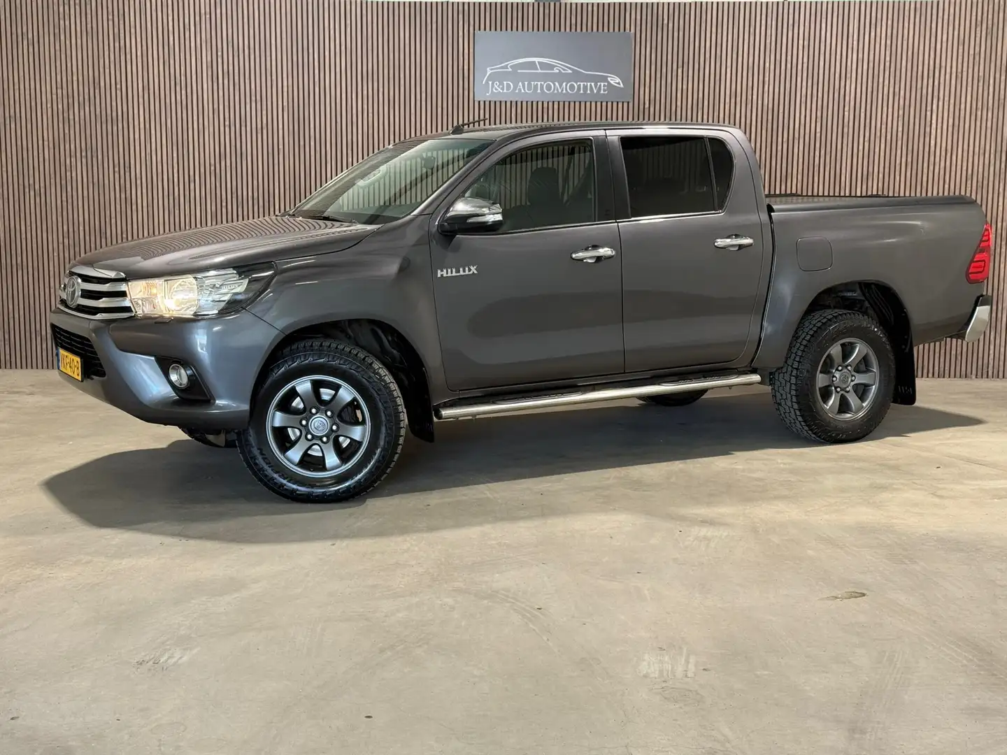 Toyota Hilux 2.4 D-4D-F Double Cab Cool Comfort 2017 CAMERA Grijs - 1