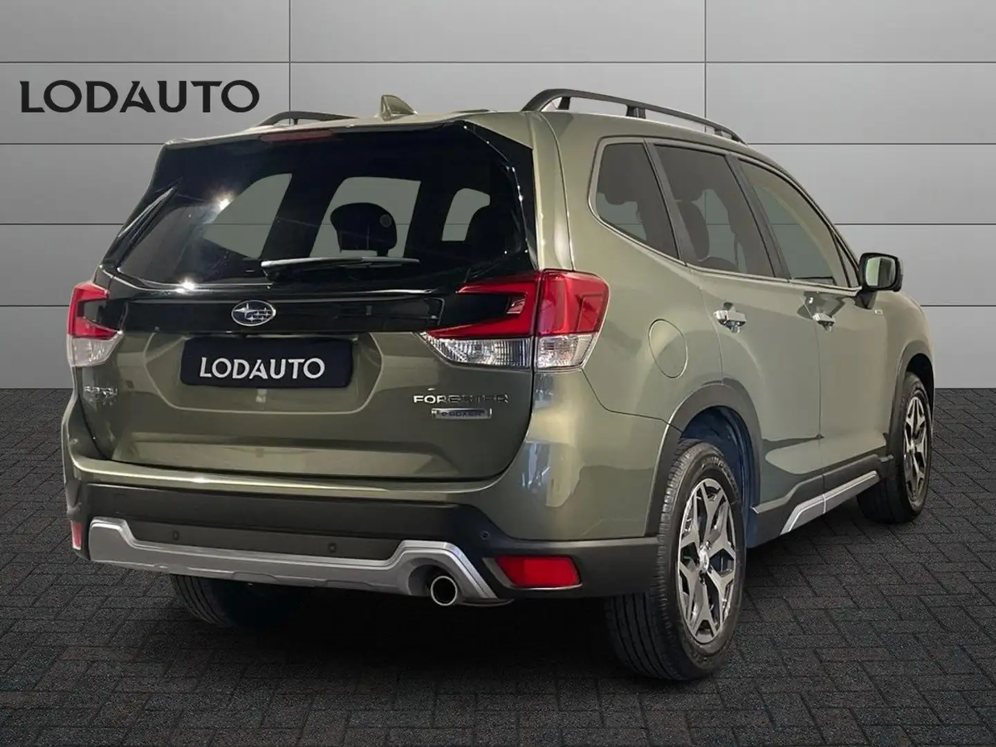 Subaru Forester 2.0 e-Boxer MHEV Lineartronic Premium Zelená - 2