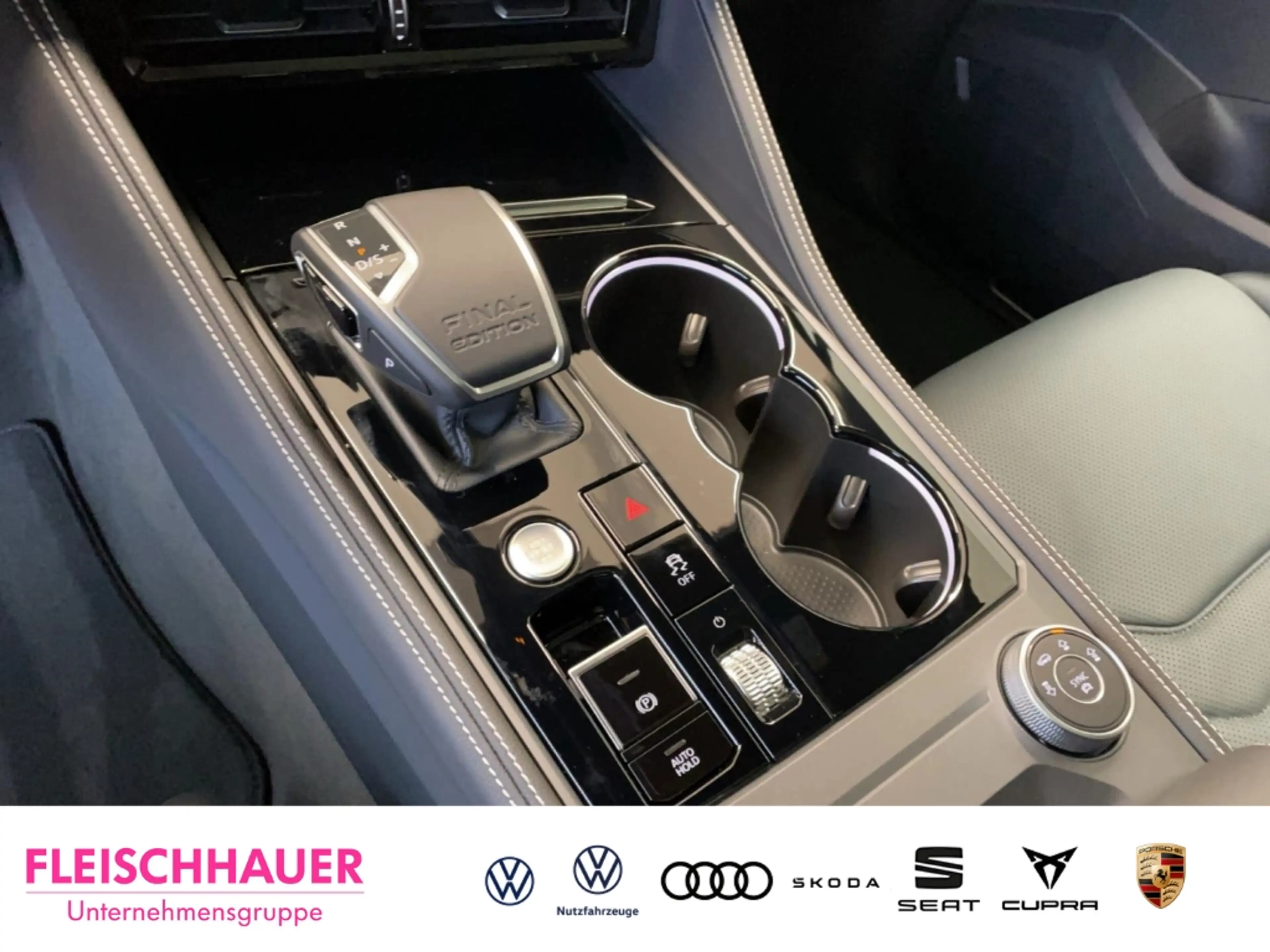 Volkswagen Touareg 3,0 TDI 4Motion R-Line Final Edition StandHZG Navi — photo 14