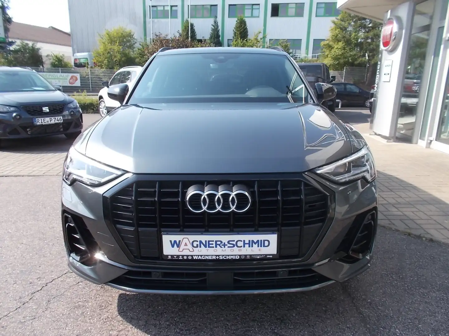 Audi Q3 S-line 35 1.5 TFSI (150 PS) S-tronic Grau - 2