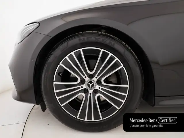 Mercedes-Benz E-Class view 7