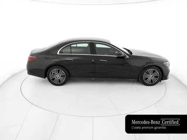 Mercedes-Benz E-Class view 5