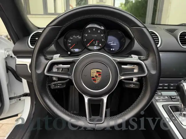 Porsche 718 Boxster view 9