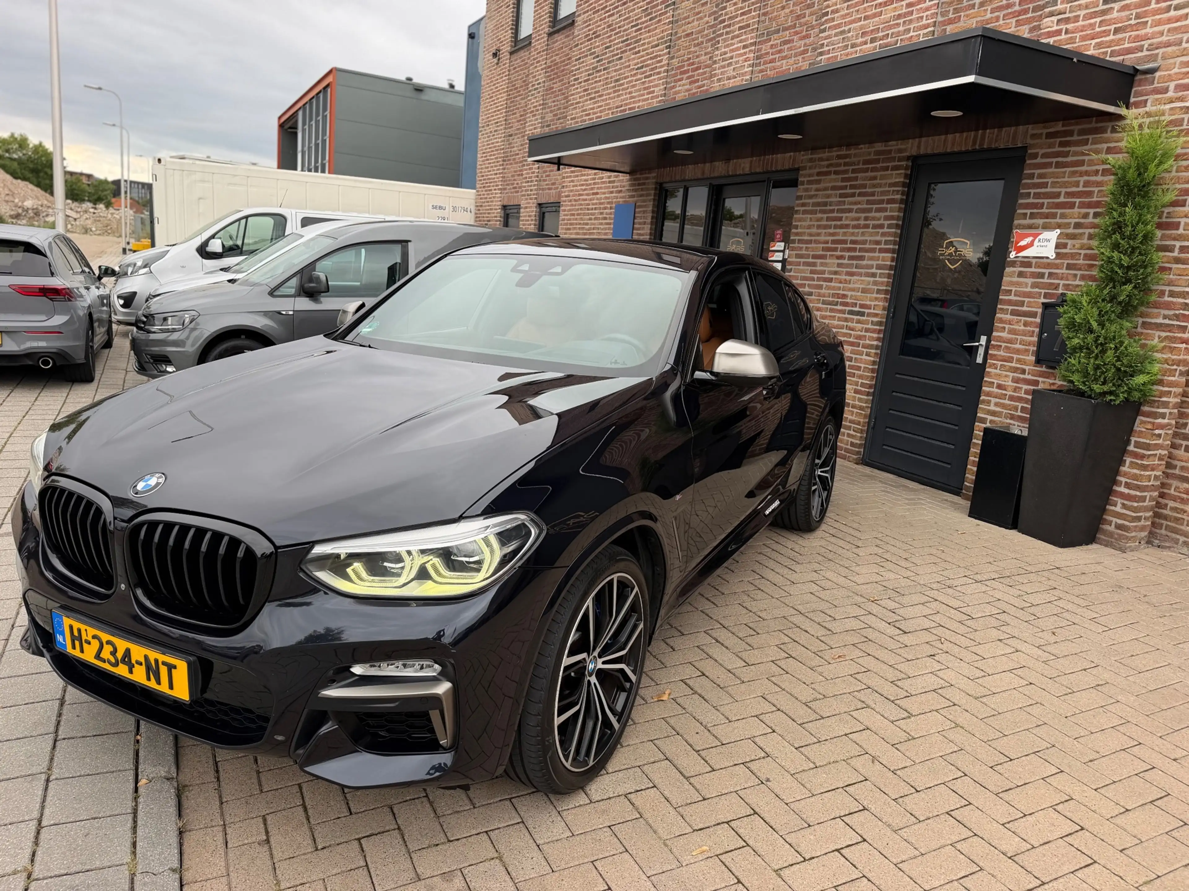 BMW X4 M40i High Executive — photo 12