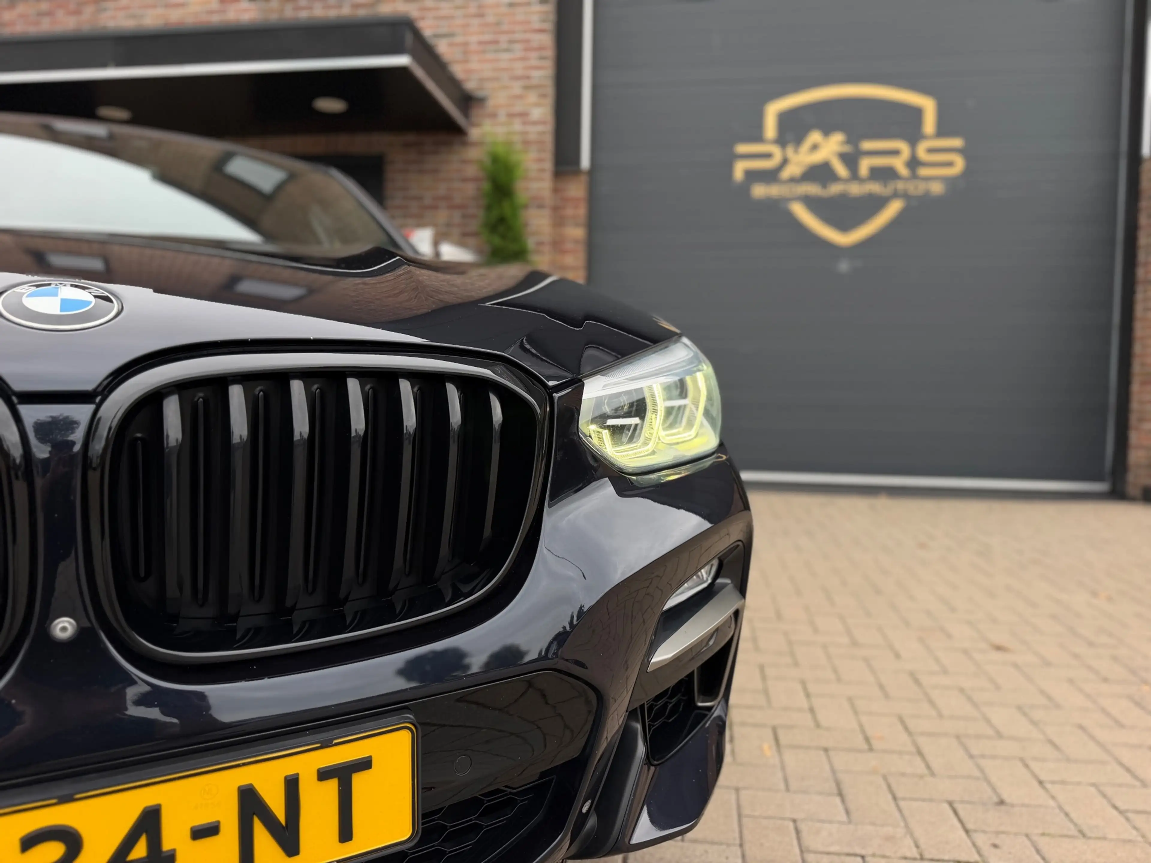 BMW X4 M40i High Executive — photo 3