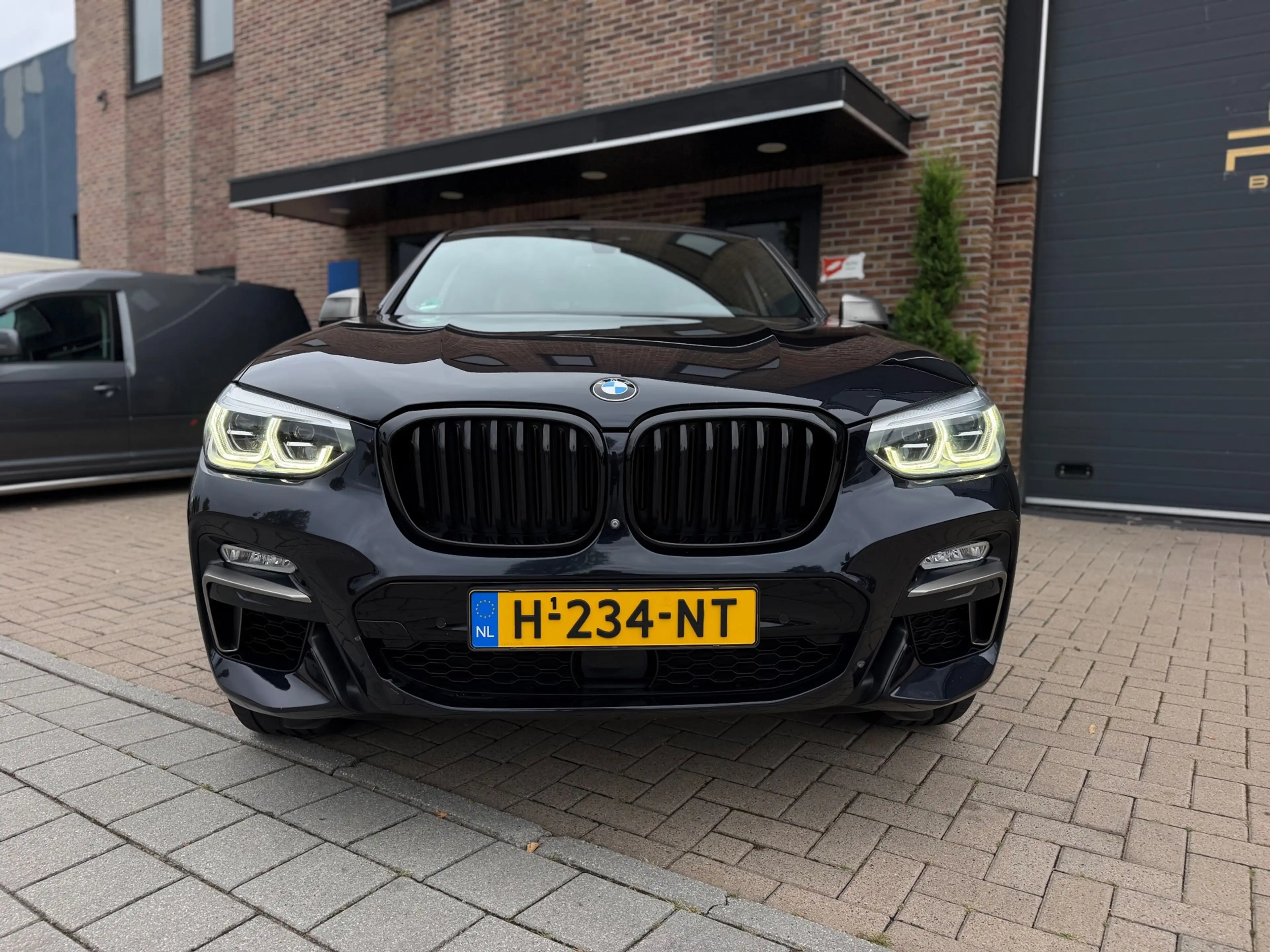 BMW X4 M40i High Executive — photo 9