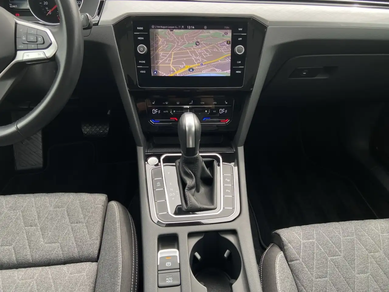 Volkswagen Passat Variant 2.0TDI DSG *AHK*STDHZG*PANO*NAVI* 13