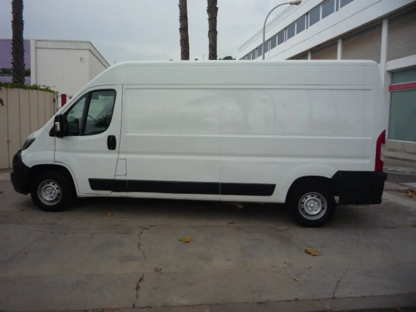 Peugeot Boxer Furgón 2.0BlueHDI 335 L3H2 130 Blanco - 2
