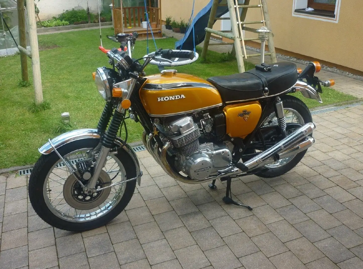Honda CB 750 Goud - 1
