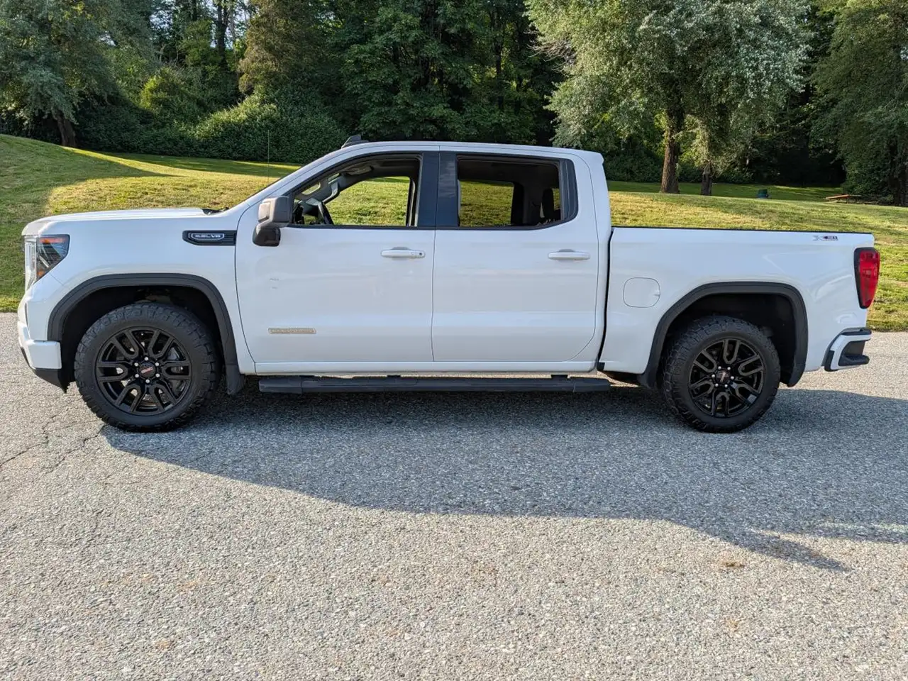 GMC Sierra 1500 снимка GMC Sierra 1500