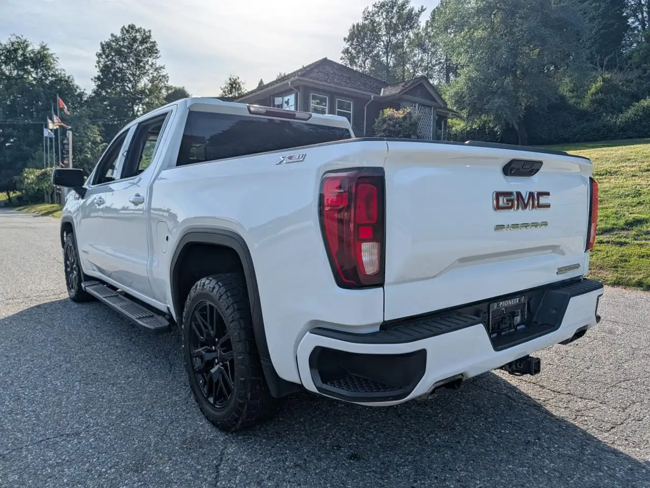 GMC Sierra 1500 снимка GMC Sierra 1500