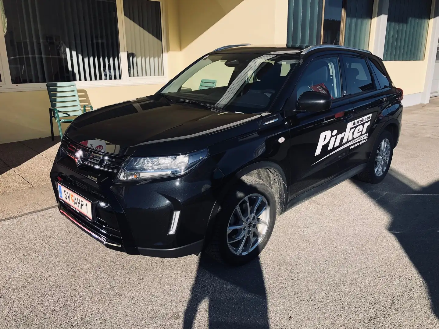 Suzuki Vitara Shine Allgrip Hybrid Schwarz - 1