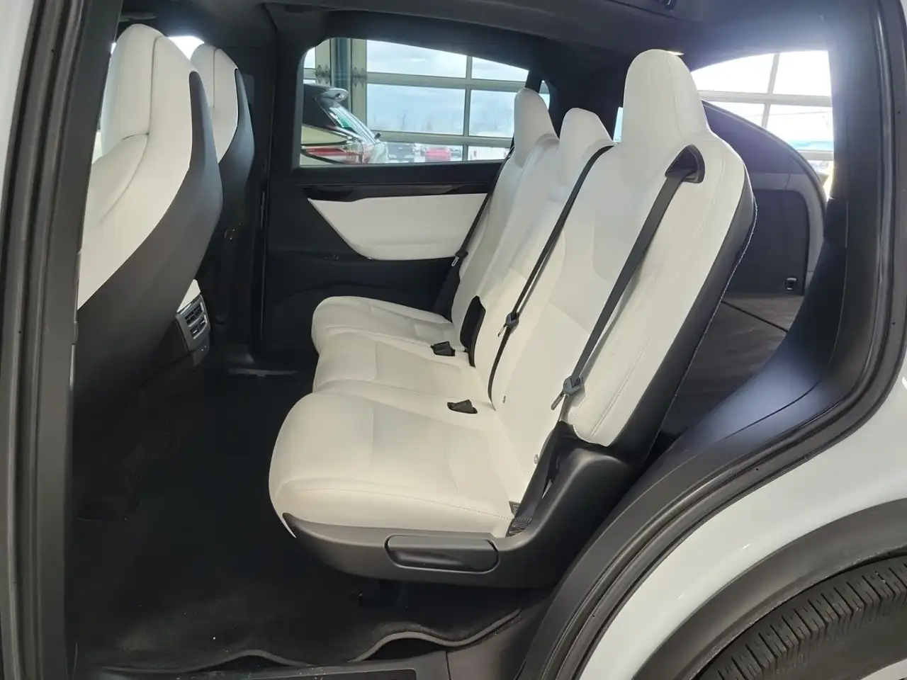 Tesla Model X снимка Tesla Model X