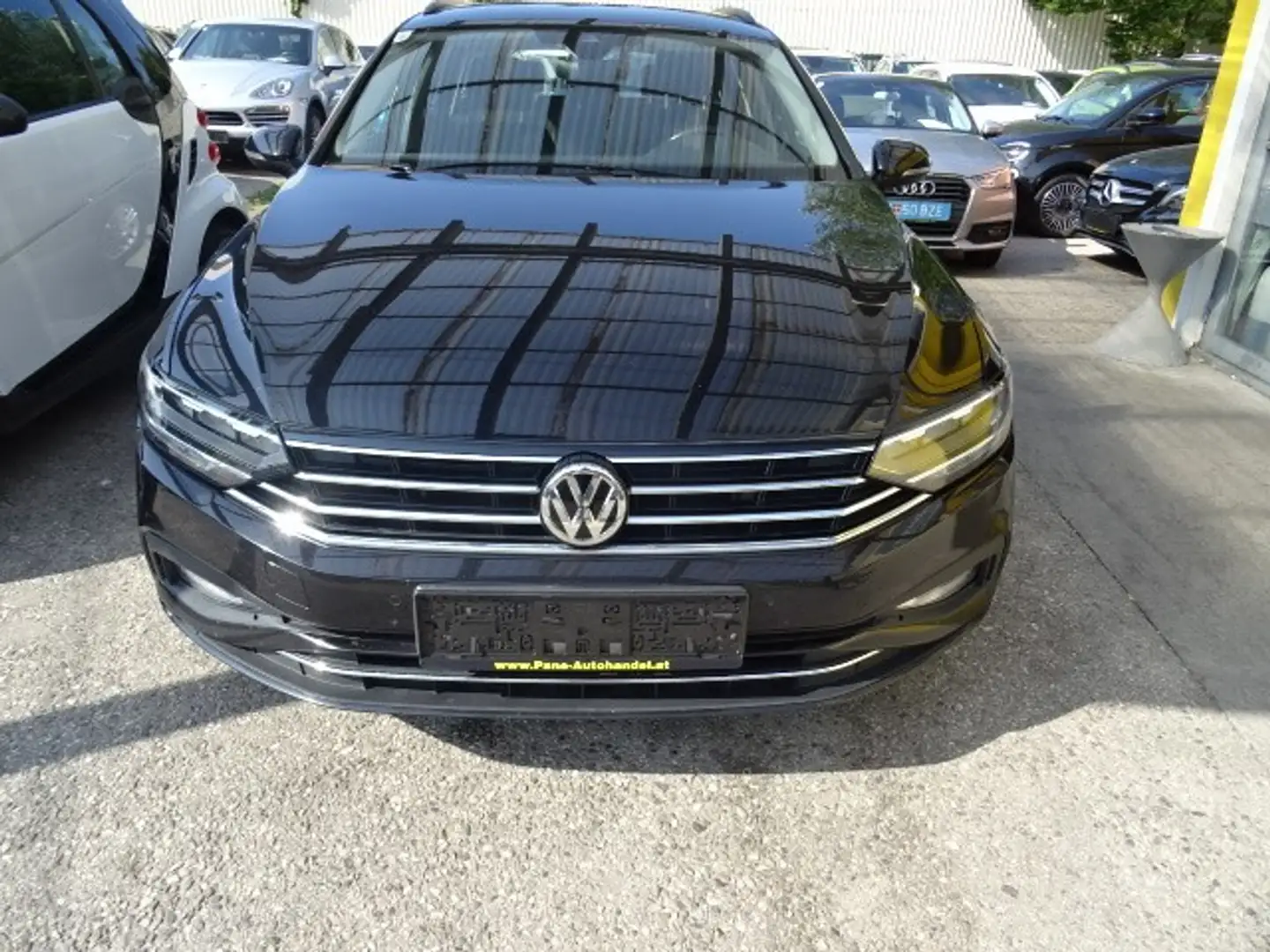 Volkswagen Passat Variant Business 2,0 SCR TDI Schwarz - 1