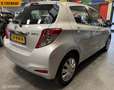 Toyota Yaris 1.3 VVT-i Dynamic 1e Eigenaar-Airco -Achter camera Gris - thumbnail 2