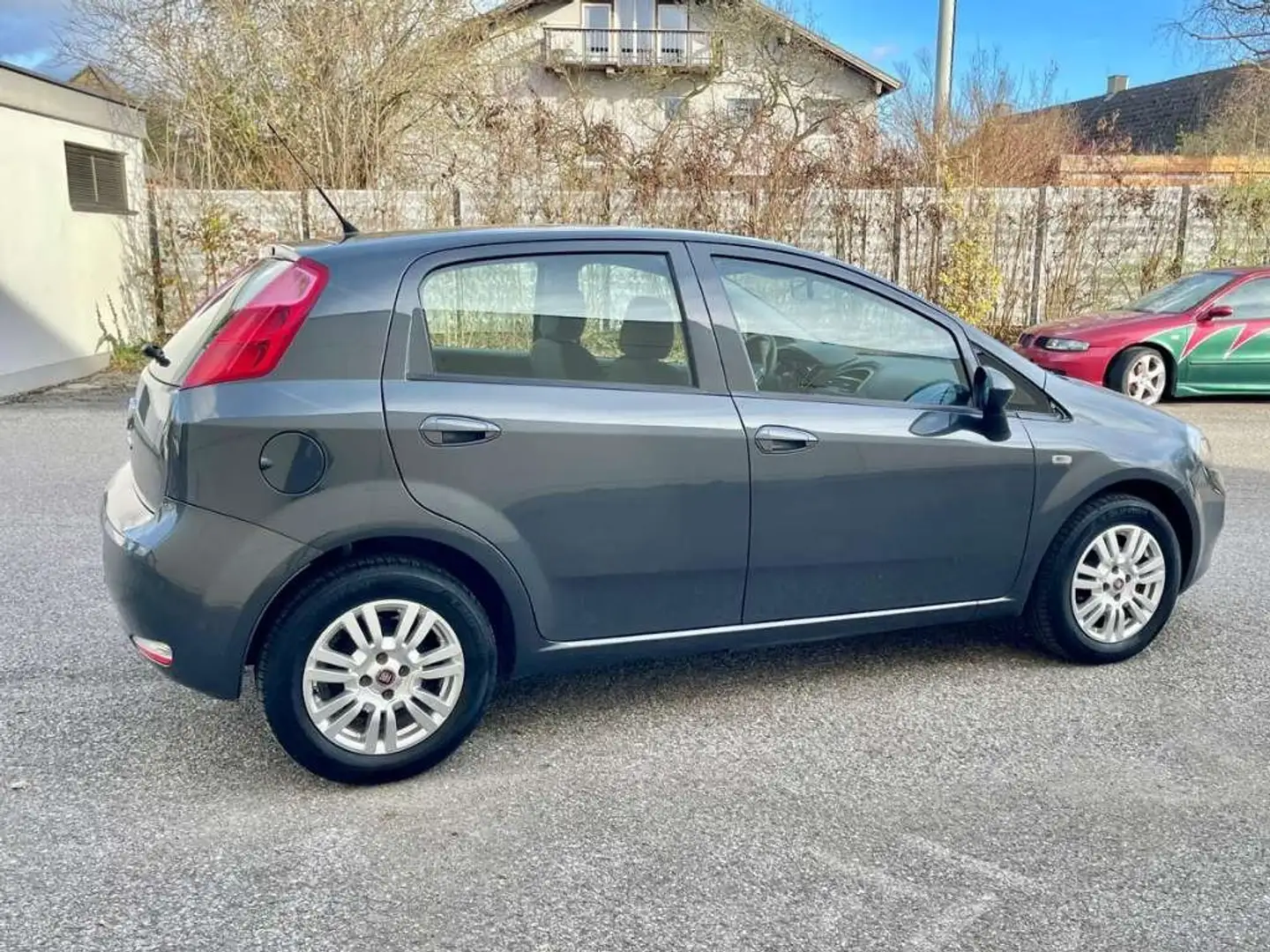 Fiat Punto Punto 1,3 Multijet II 85 ECO Easy Easy Grau - 1