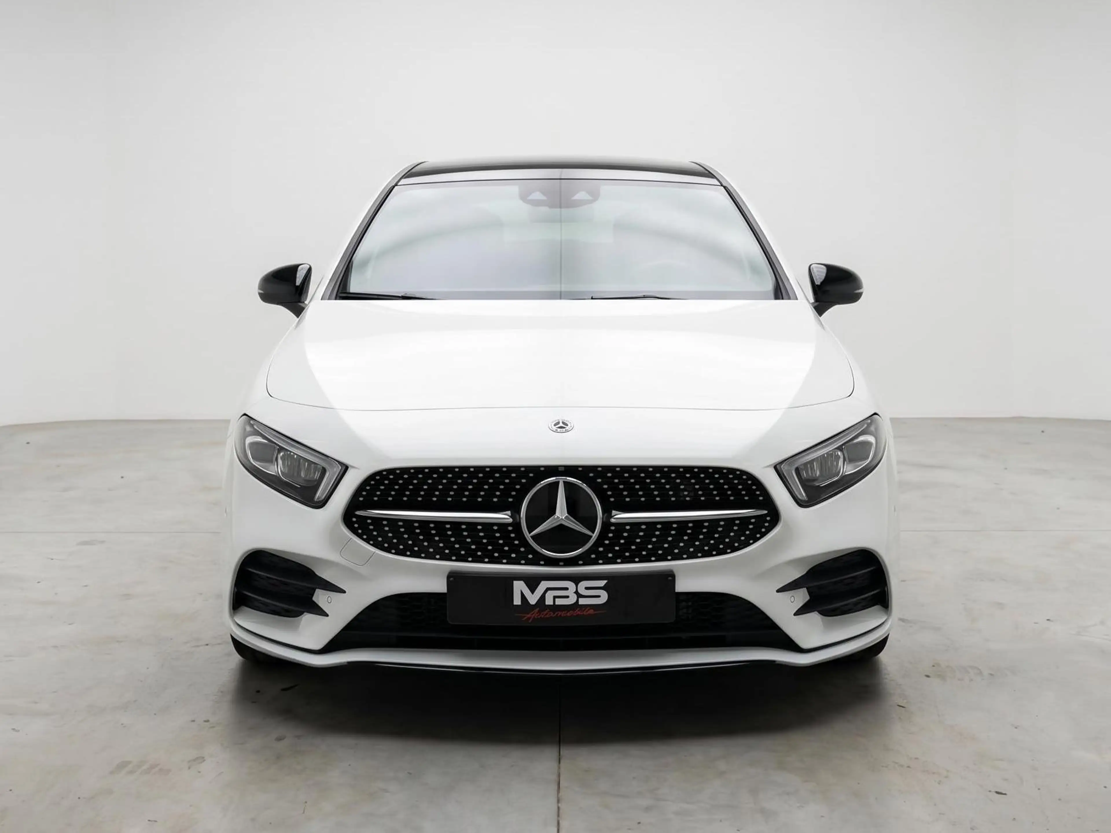 Mercedes-Benz A 220 * d 4-Matic* PACK AMG* 1 PROP* TOIT PANO* LED* CAMERA* — photo 2