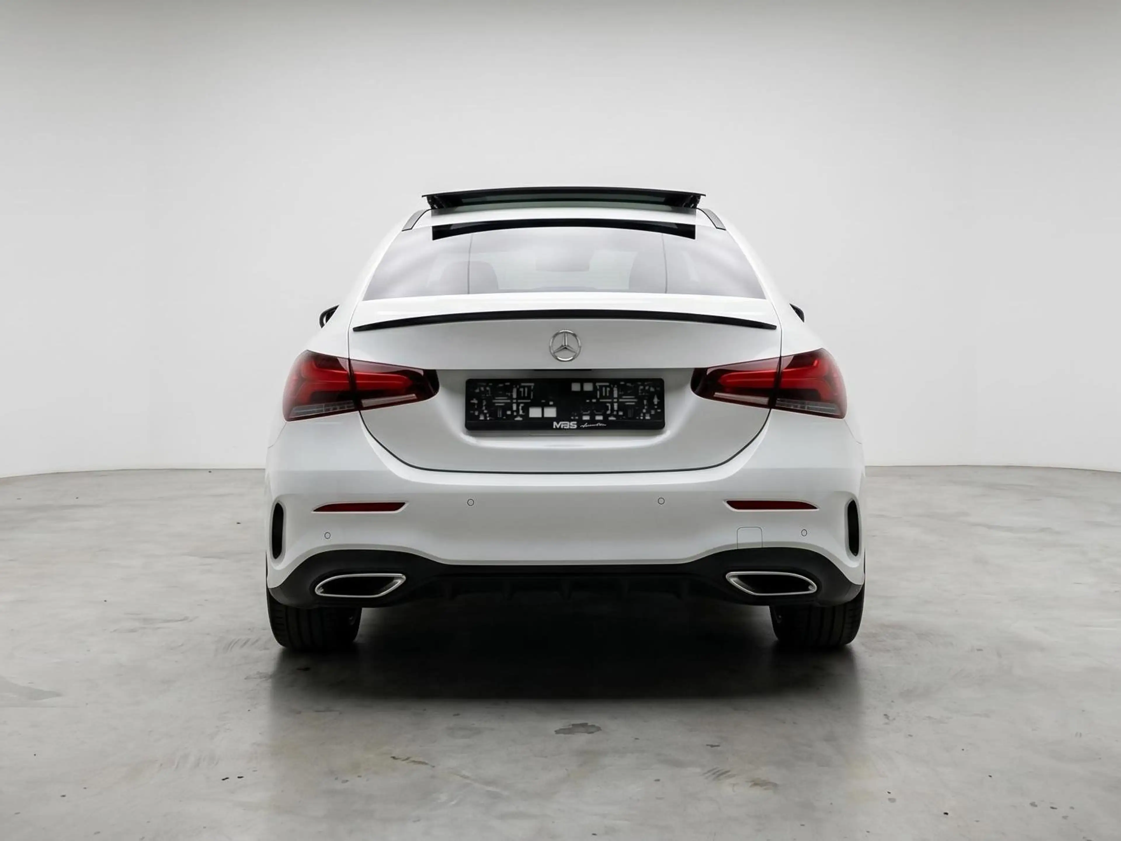 Mercedes-Benz A 220 * d 4-Matic* PACK AMG* 1 PROP* TOIT PANO* LED* CAMERA* — photo 5