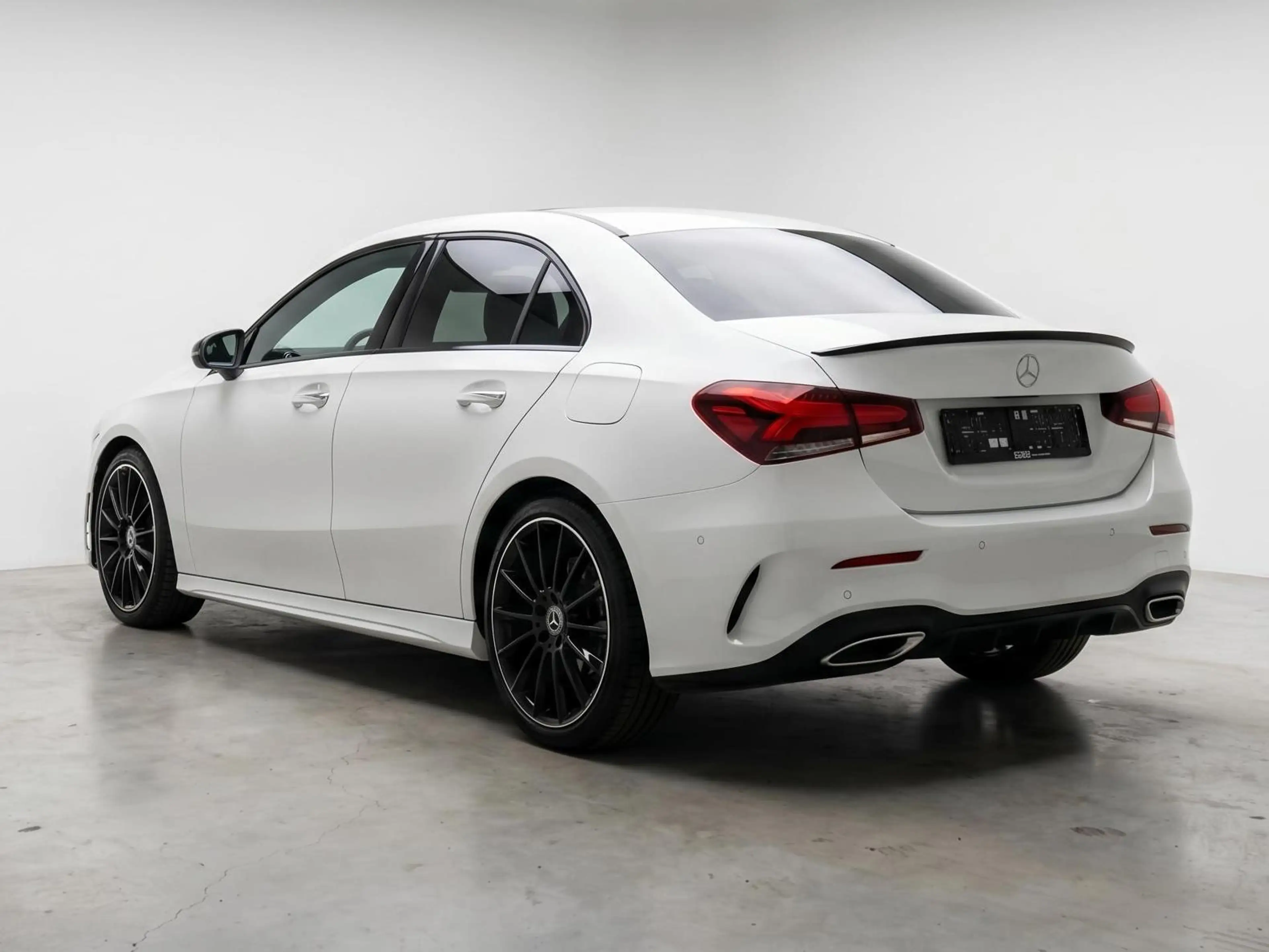 Mercedes-Benz A 220 * d 4-Matic* PACK AMG* 1 PROP* TOIT PANO* LED* CAMERA* — photo 6