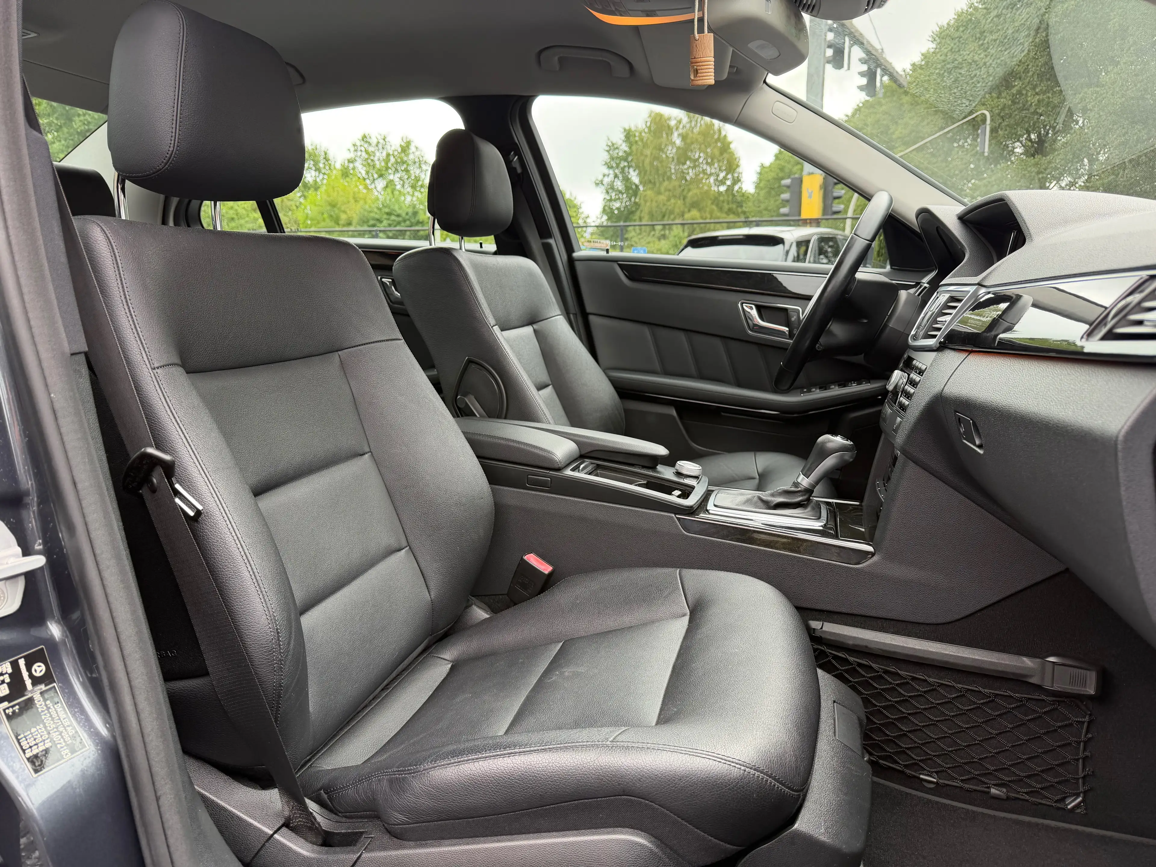 Mercedes-Benz E 200 E 200 CDI BE Avantgarde — photo 14
