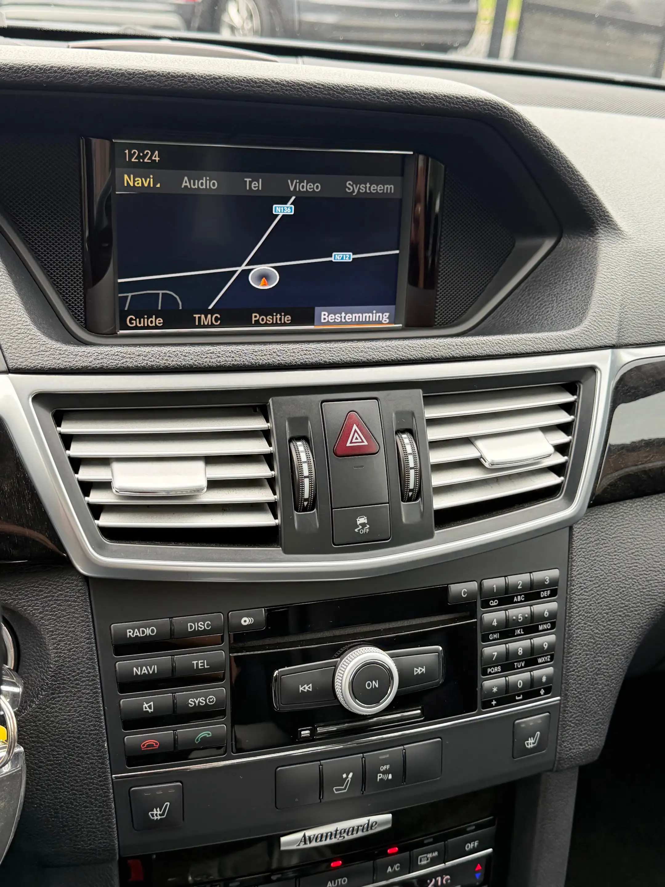 Mercedes-Benz E 200 E 200 CDI BE Avantgarde — photo 21
