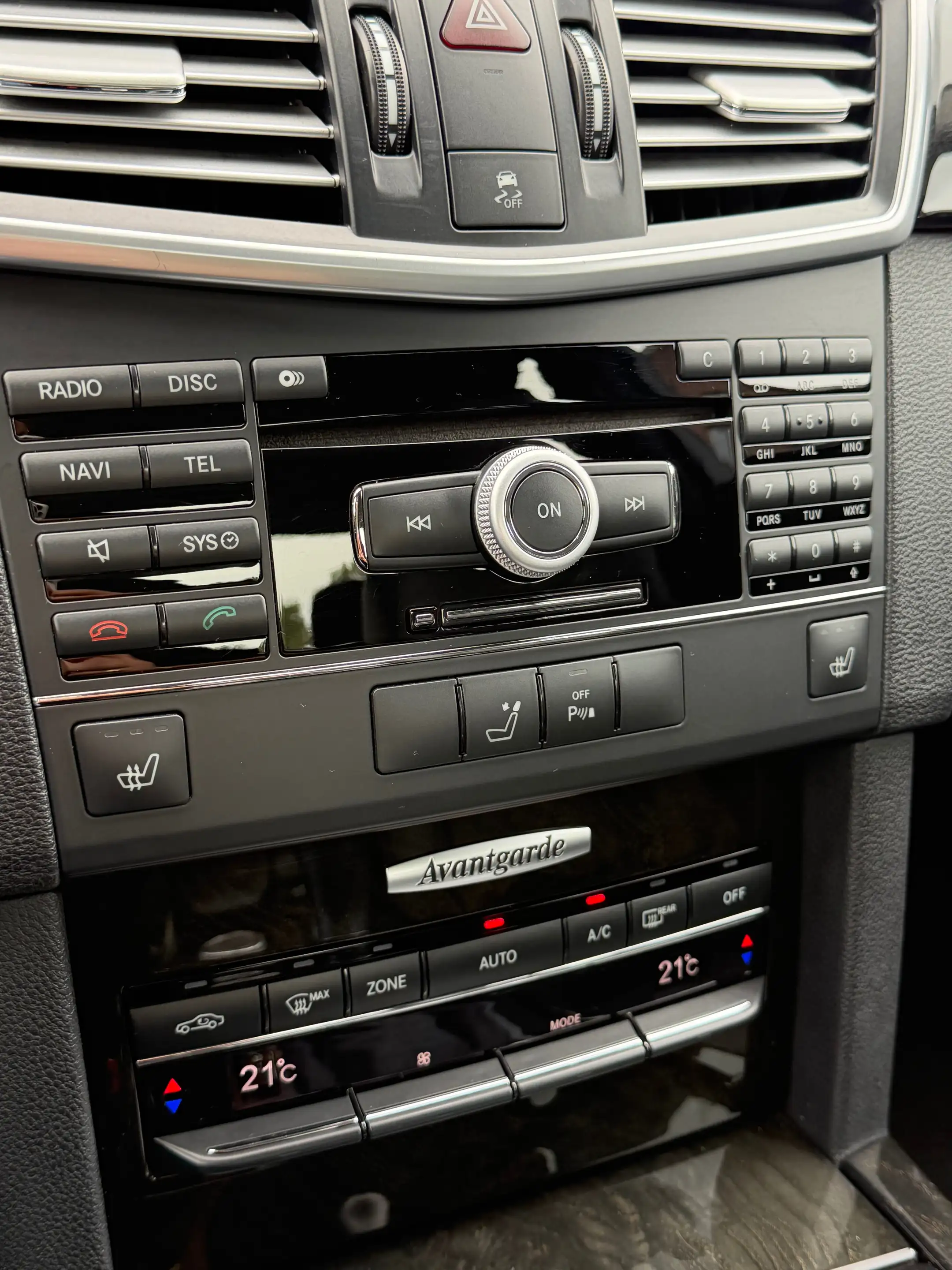 Mercedes-Benz E 200 E 200 CDI BE Avantgarde — photo 22