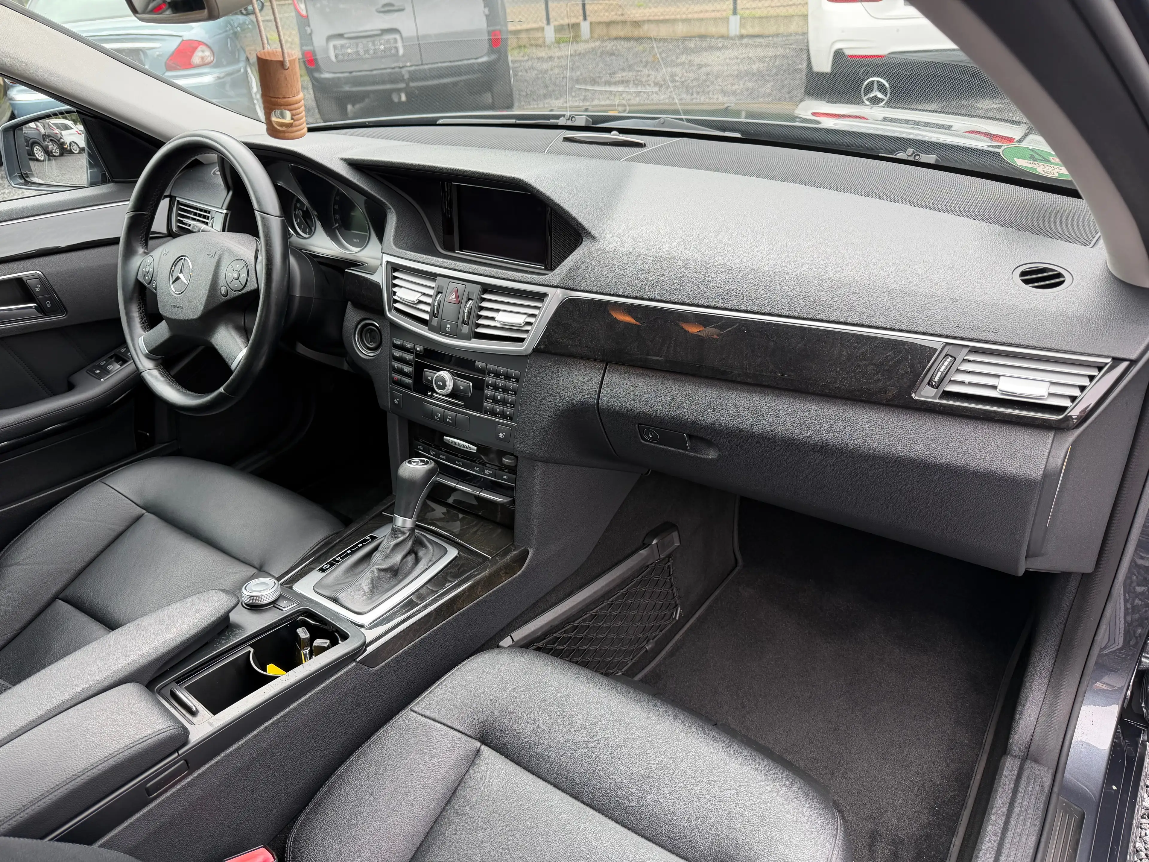 Mercedes-Benz E 200 E 200 CDI BE Avantgarde — photo 15