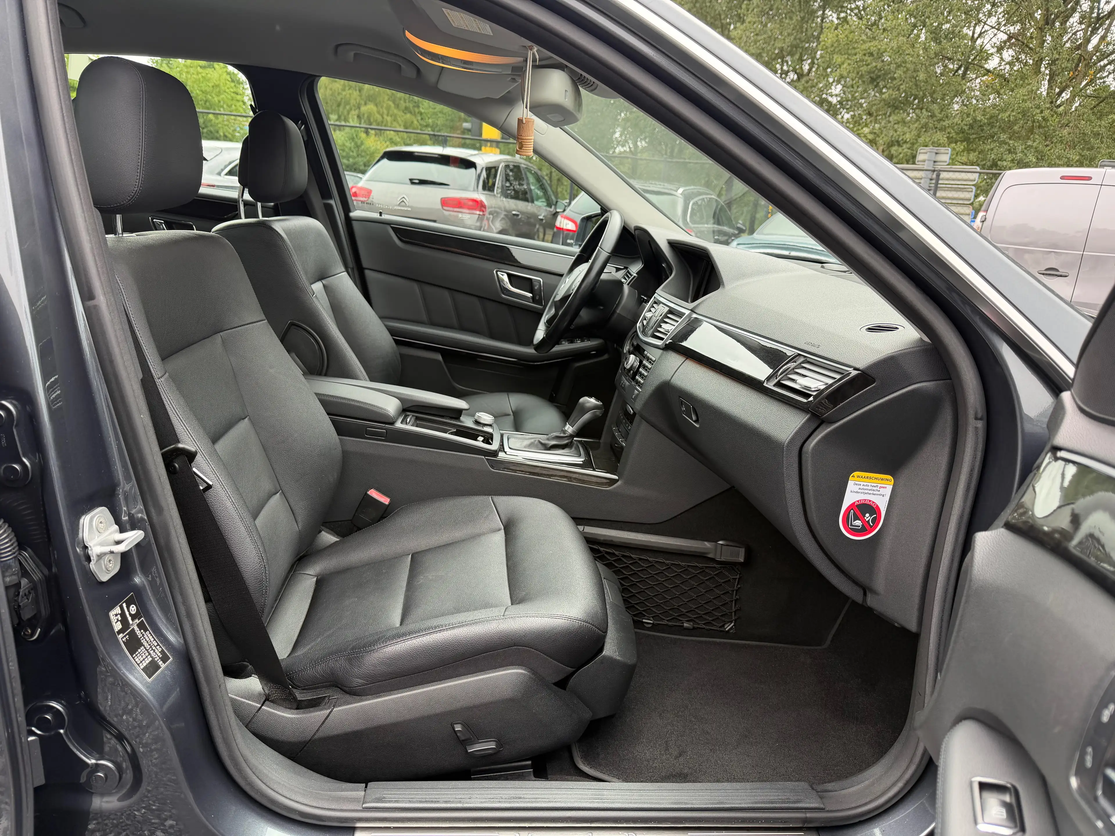 Mercedes-Benz E 200 E 200 CDI BE Avantgarde — photo 13