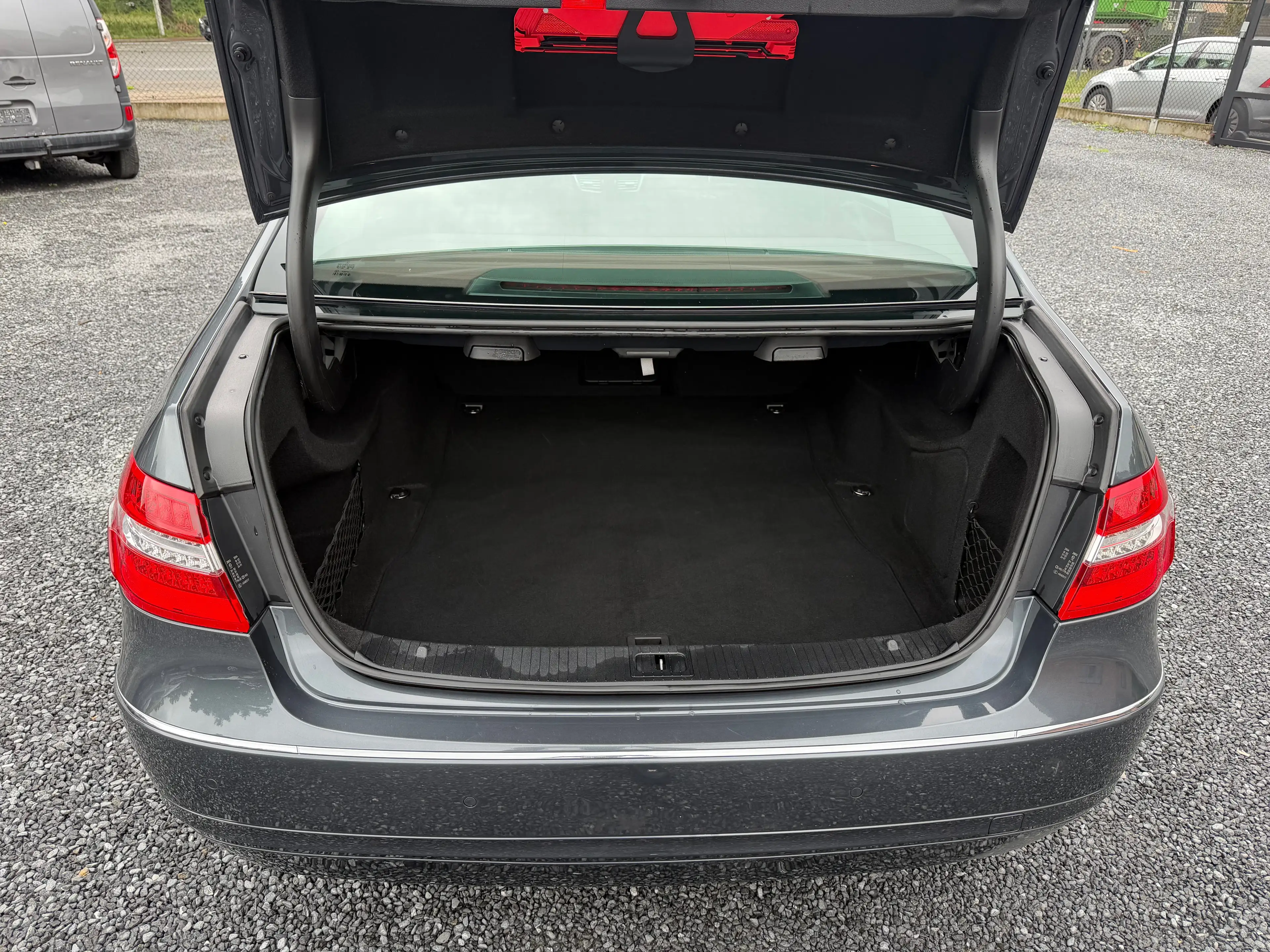 Mercedes-Benz E 200 E 200 CDI BE Avantgarde — photo 8