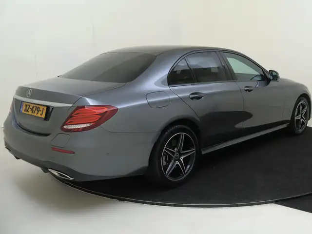 Mercedes-Benz E-Class view 4