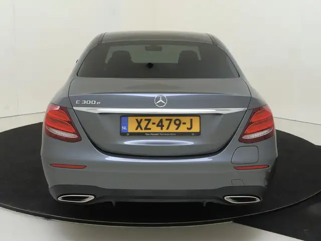 Mercedes-Benz E-Class view 7