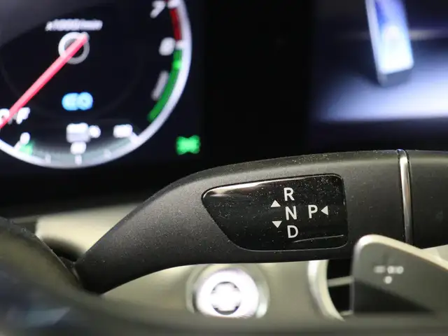 Mercedes-Benz E-Class view 14