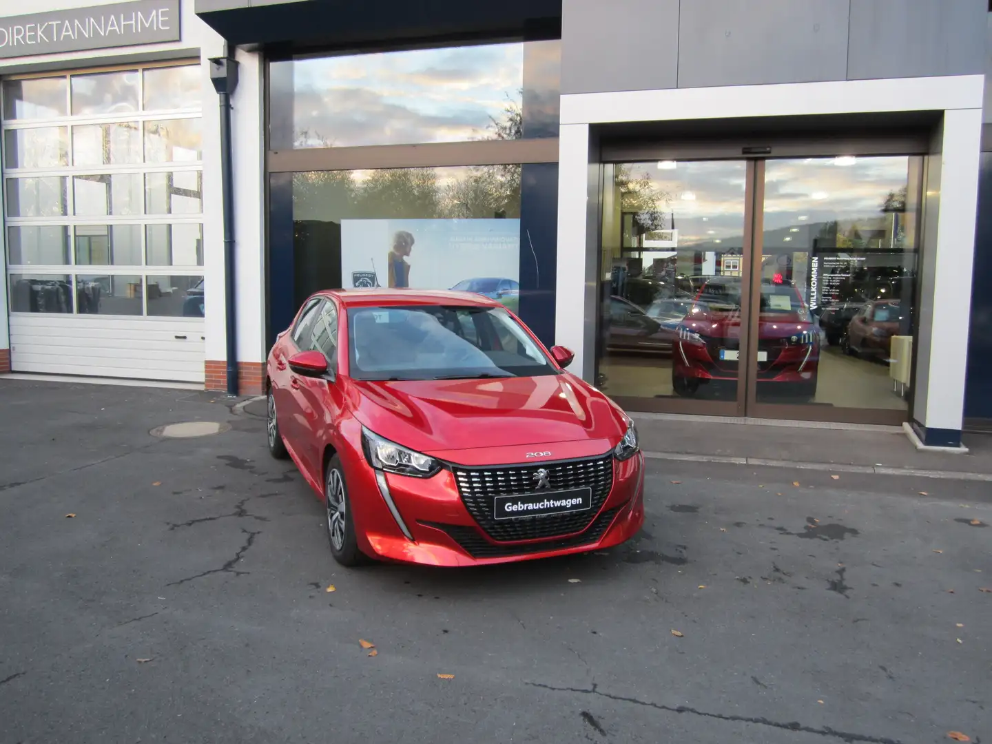 Peugeot 208 Active PureTech 100 Rot - 1