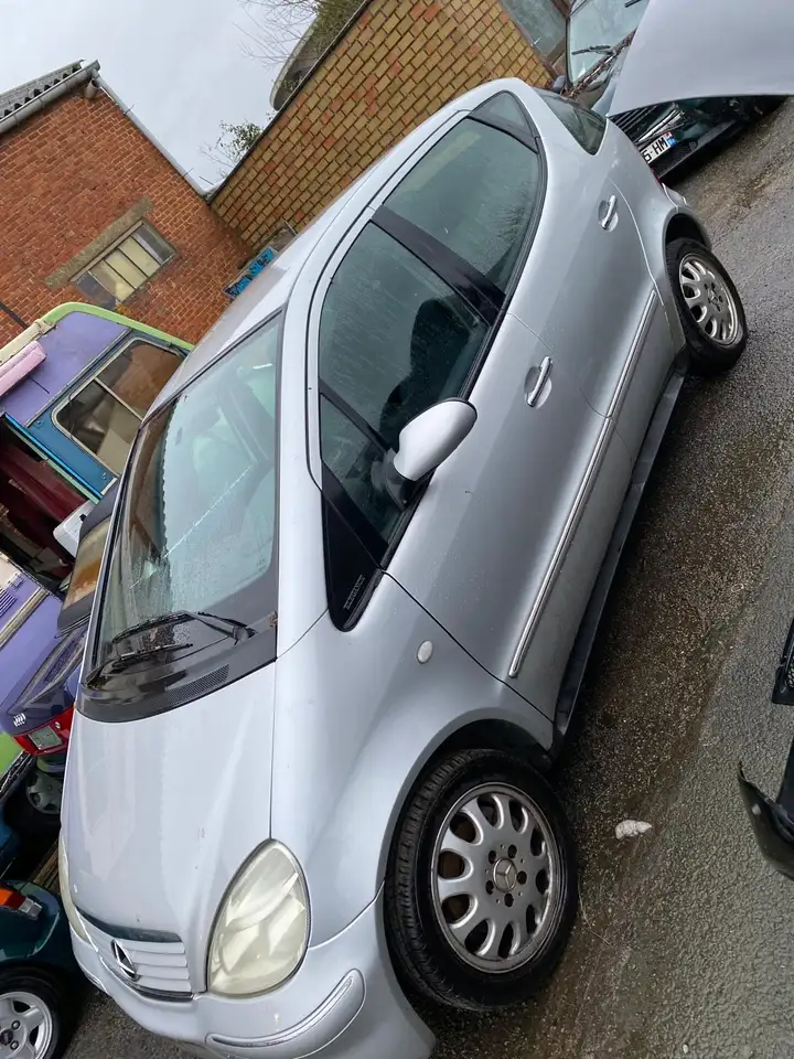 Mercedes-Benz A 160 Elegance (Sport), foto 2
