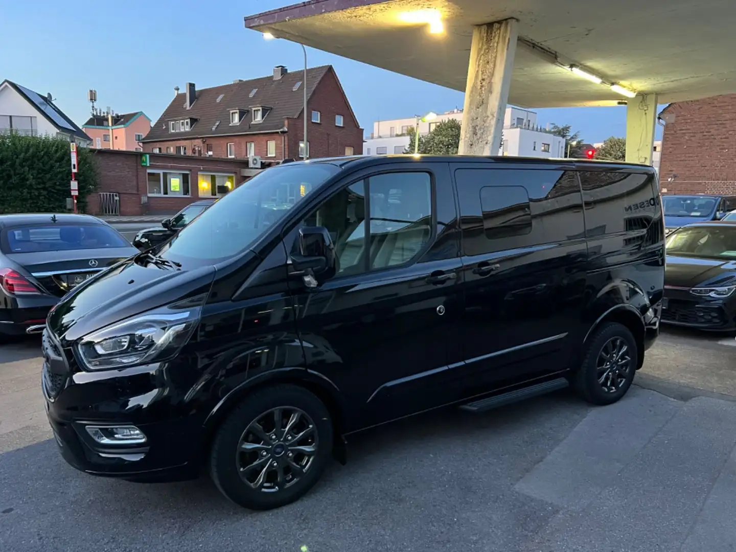 Ford Tourneo Custom TITANIUM X+8-SITZER+AHK+KAMERA Noir - 1