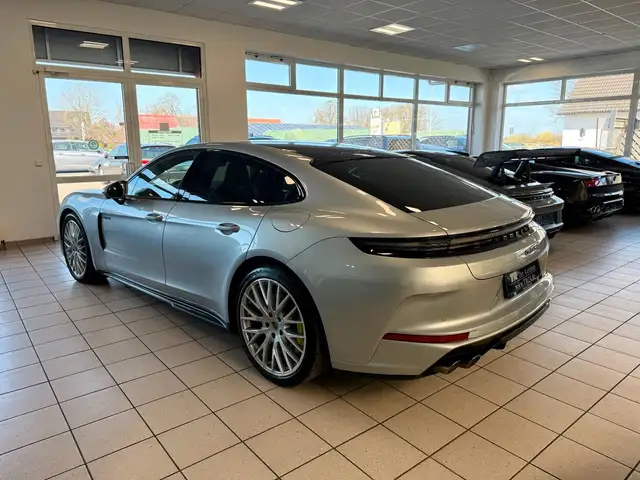 Porsche Panamera view 3