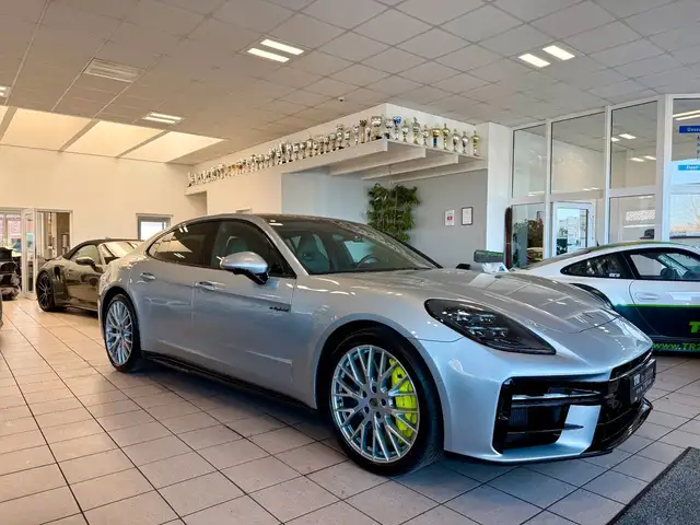 2025 Porsche Panamera in Silver for sale