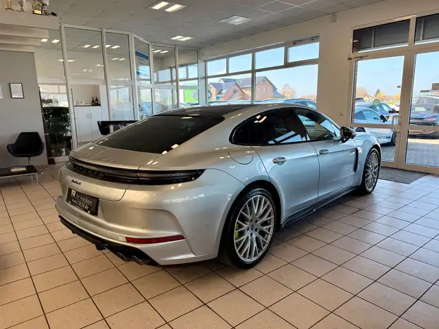 Porsche Panamera view 5