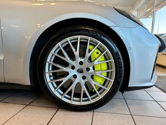 Porsche Panamera view 6