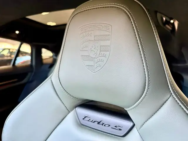 Porsche Panamera view 7