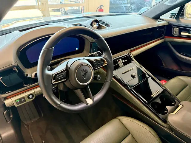 Porsche Panamera view 15