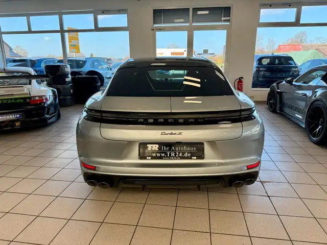 Porsche Panamera view 4