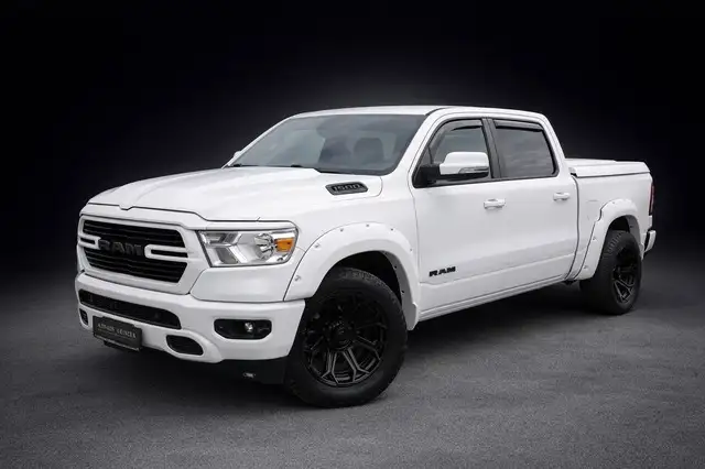 Dodge RAM 1500 CREW CAB*PANO*NAVI*KAM*AHK*UNFALLFREI*