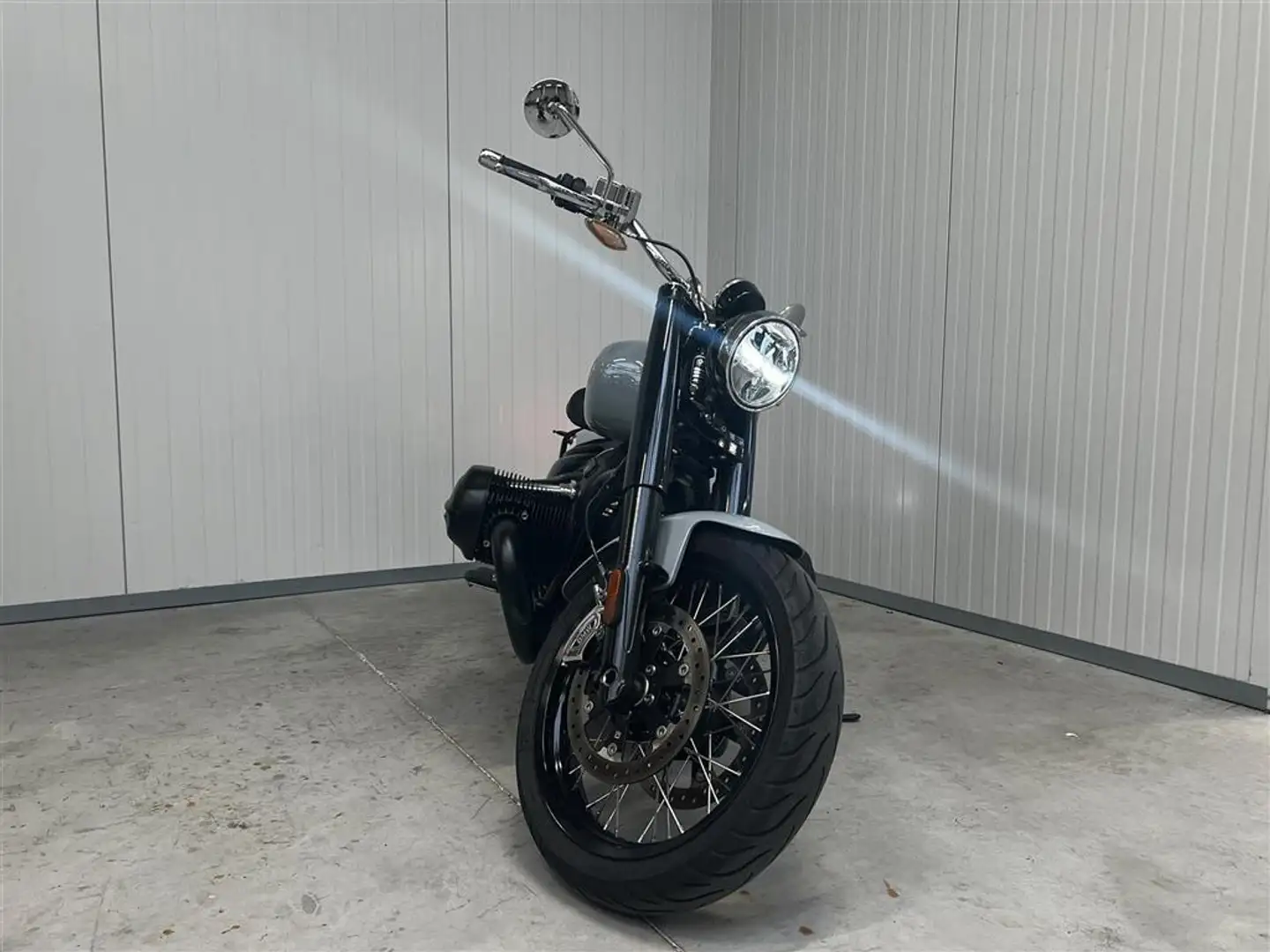 BMW R 18 Custom Bobber 'Meeusen Edition' ! Gris - 2