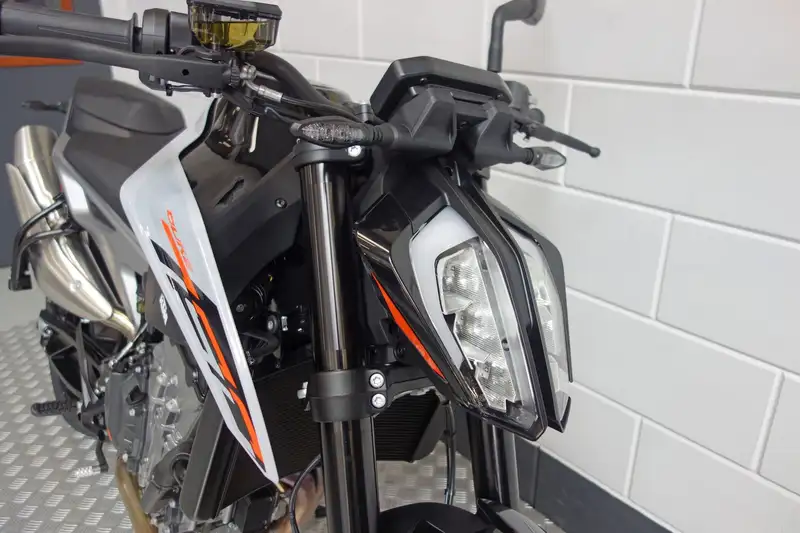KTM 790 Duke - foto 5