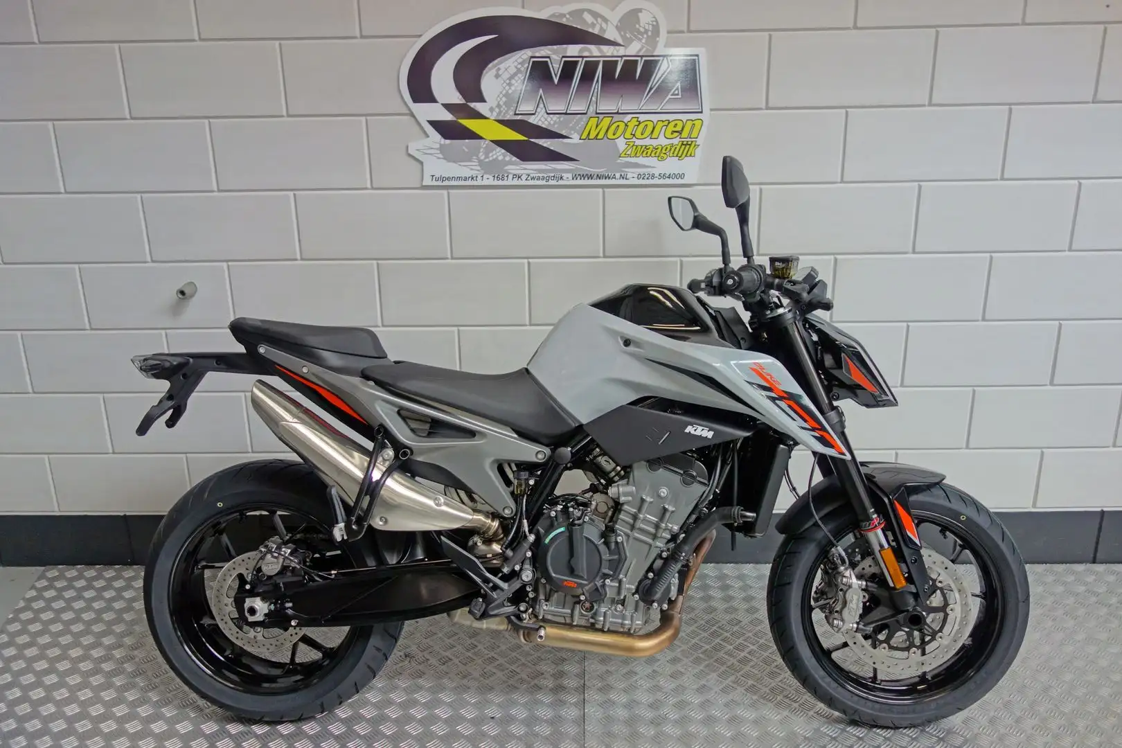 KTM 790 Duke Grijs - 1