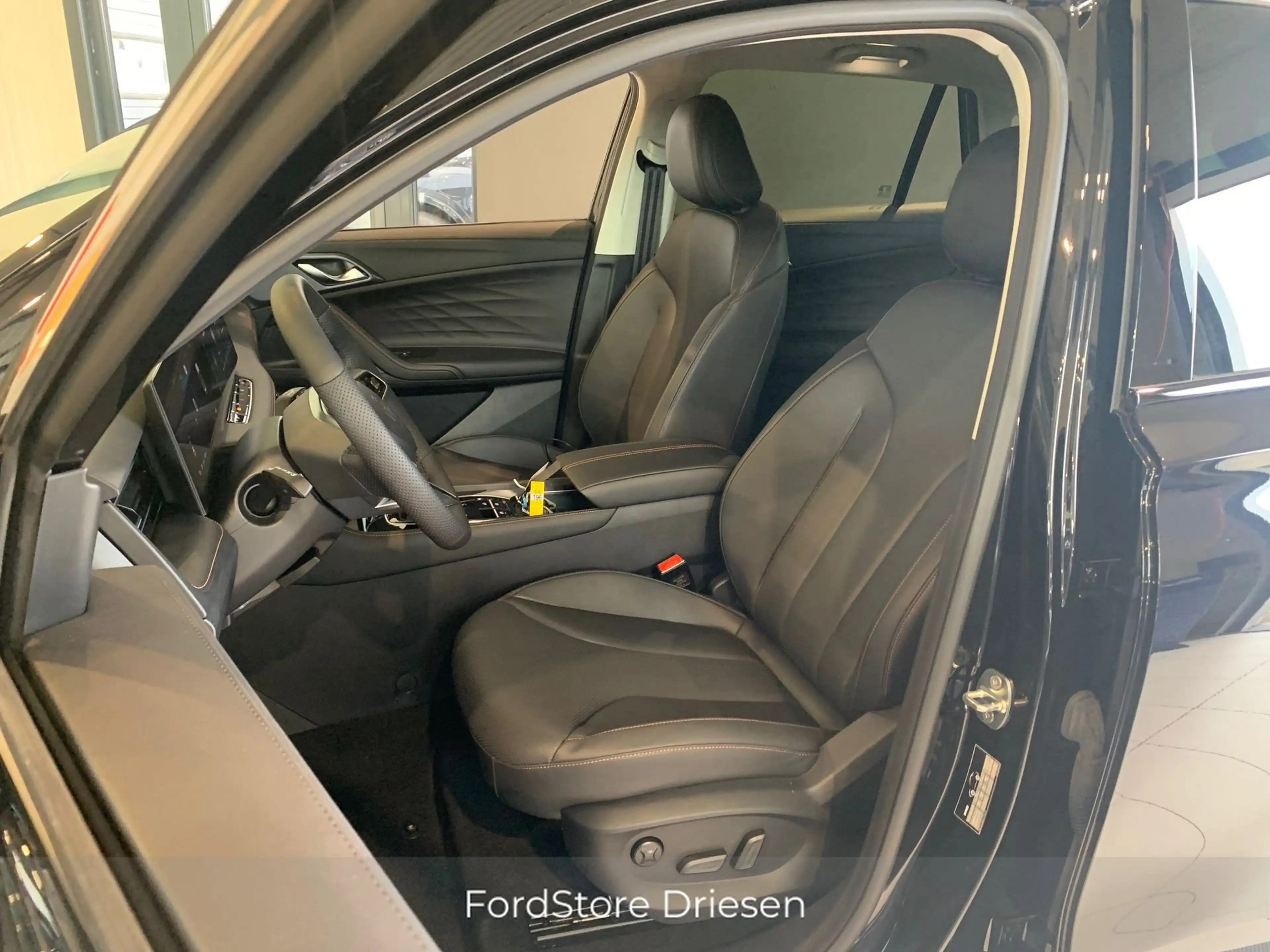 MG EHS 1.5 Hybrid+ Luxury 7J GARANTIE   BIJ DRIESEN BREE  089/461610 — photo 8