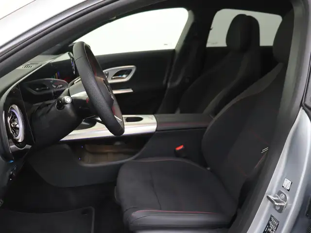 Mercedes-Benz Cla view 10